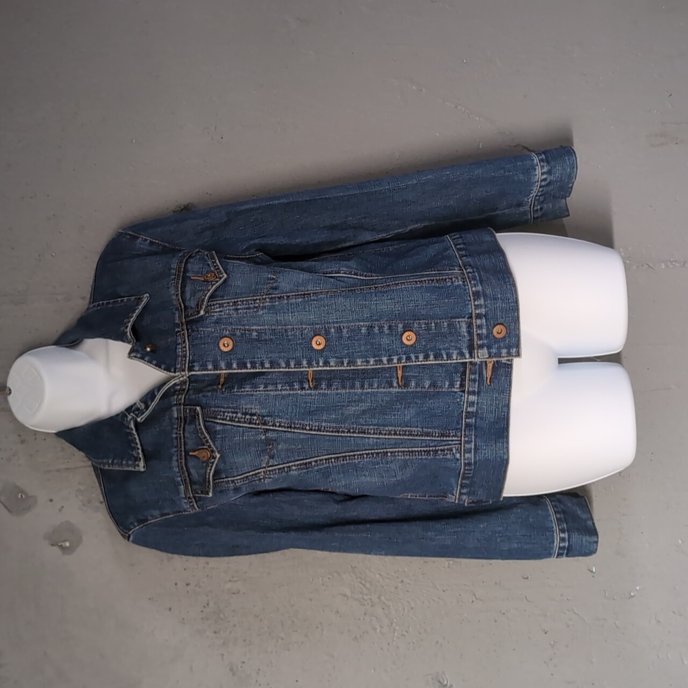 Gap medium wash denim jacket